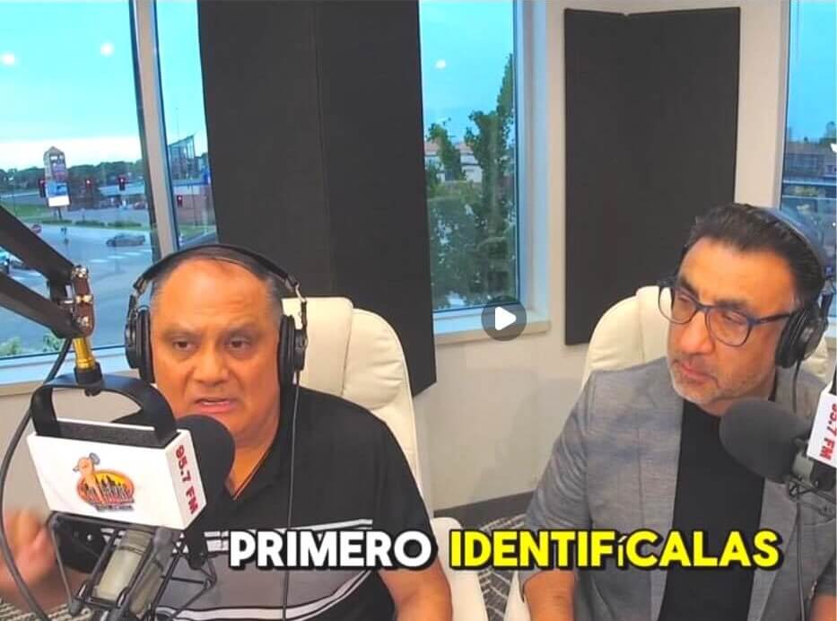 Roberto Valdizan speaking on a radio show