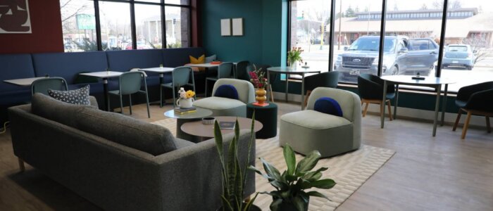 0N9A4638 A shared co-working space in The Coven Richfield with couches, chairs and coffee tables.